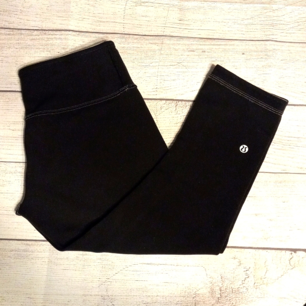 Lululemon reversible capri Leggings - Picture 2 of 6
